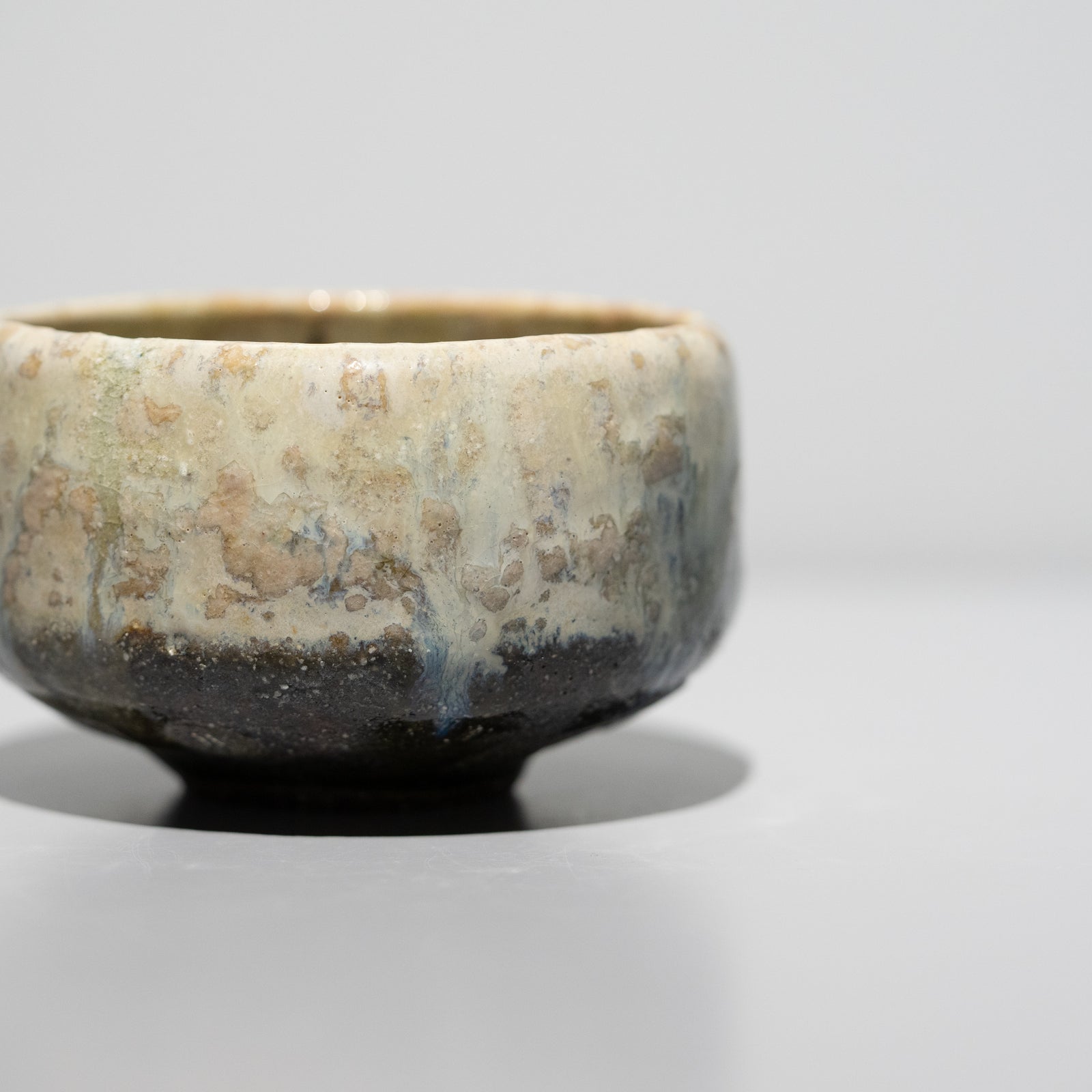 ぐい呑 作家物 IDEA SEKIKAWA 鎚 チタンぐい呑み 〔 オーロラ 〕(オーロラ