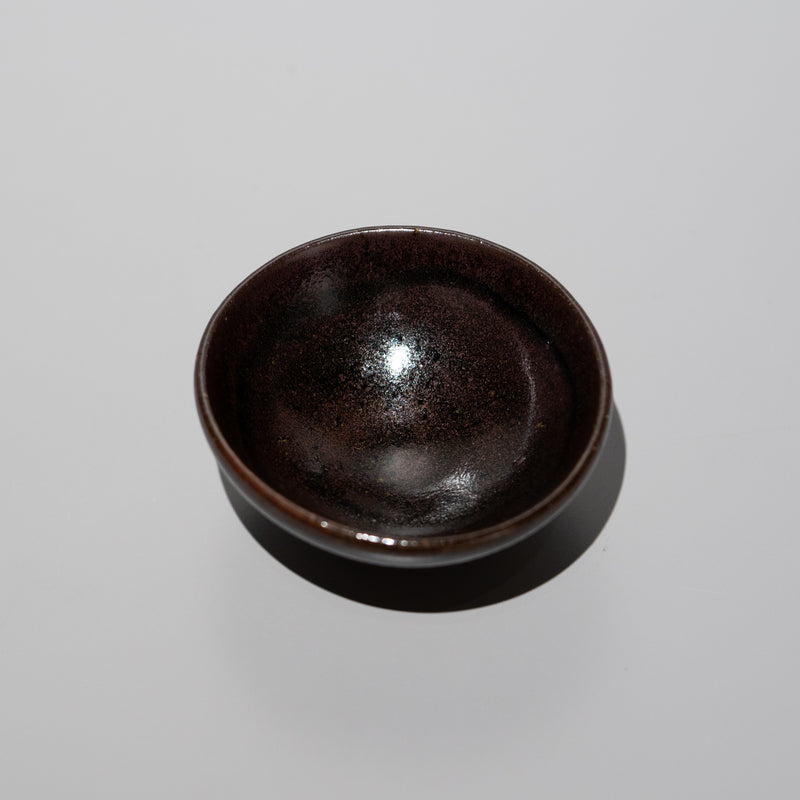 <tc>Kenta Nakazato / Sake Cup with Iron Glaze</tc>