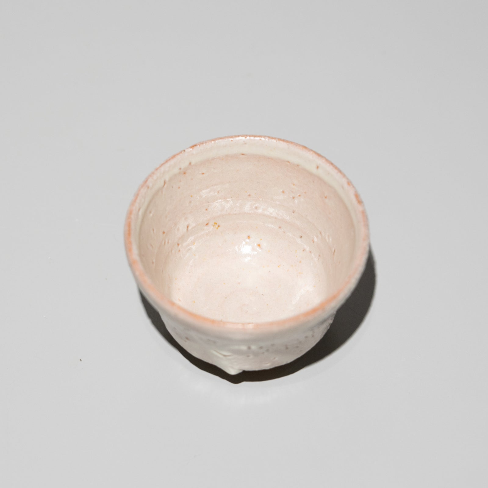 田原崇雄 / 白釉ぐい呑（一点物） – HULS GALLERY TOKYO | 現代