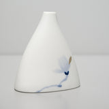 <tc>Triangle flower Vase (Magnolia)</tc>
