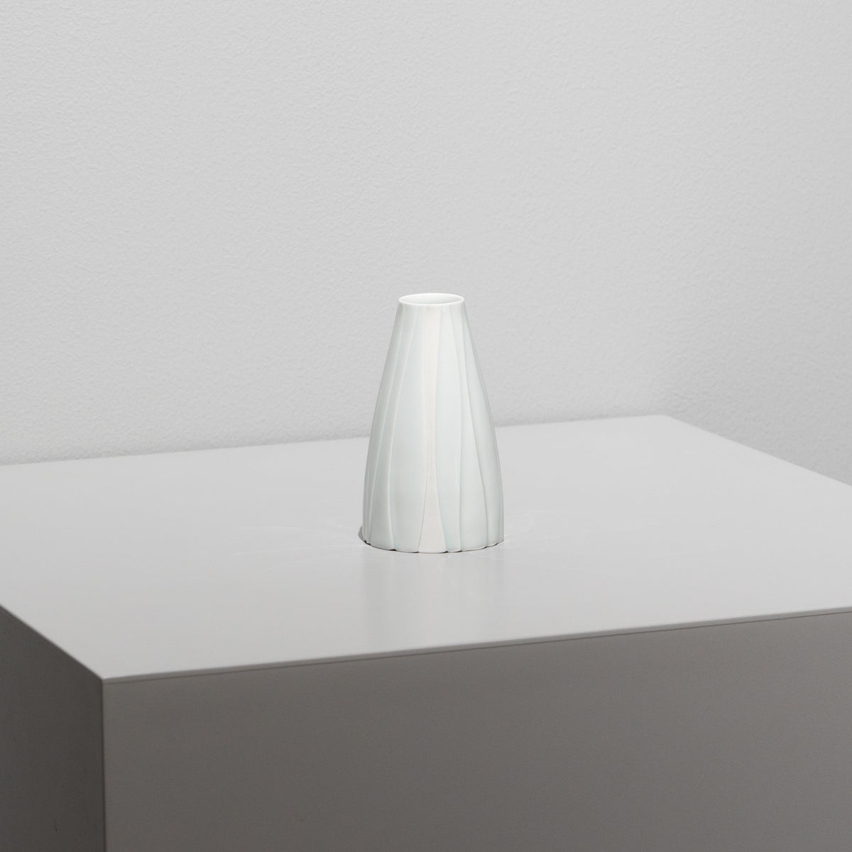 Flower Vases – HULS GALLERY TOKYO | 現代工芸ギャラリー