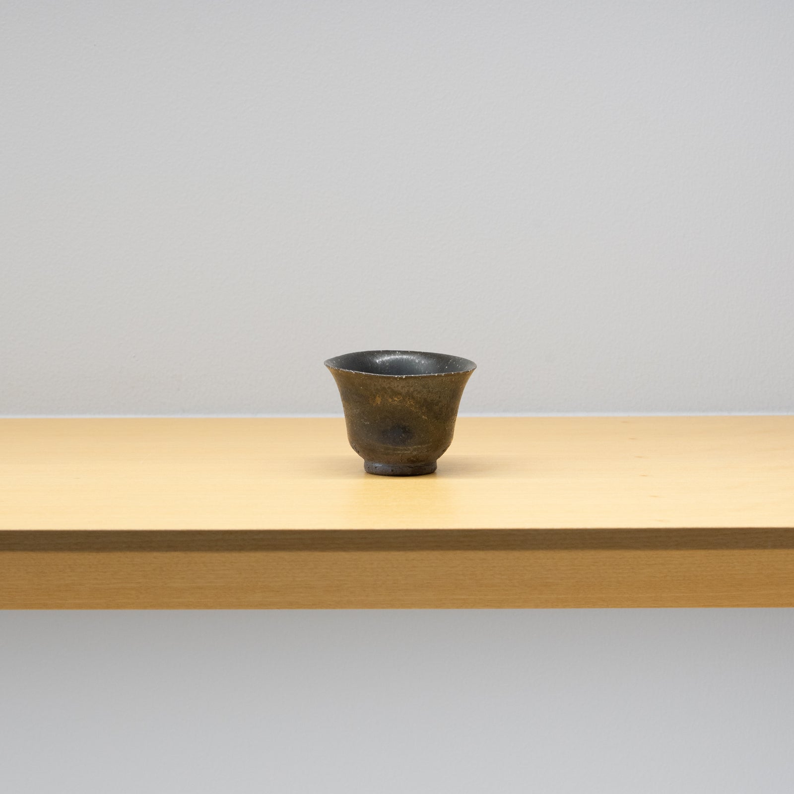 Eijiro Tokunaga / Kuro Arita Sake Cup – HULS GALLERY TOKYO | 現代