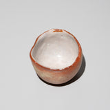 <transcy>Syo Fujita / Strata Sake Cup with White Glaze</transcy>