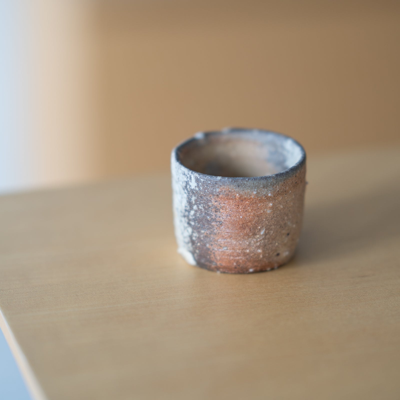 谷穹 / 信楽 盃（一点物） – HULS GALLERY TOKYO | 現代工芸