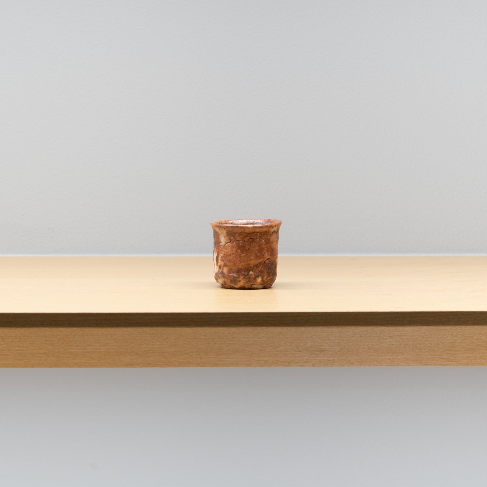 山口真人 / 鼠志野ぐい呑（一点物） – HULS GALLERY TOKYO | 現代工芸