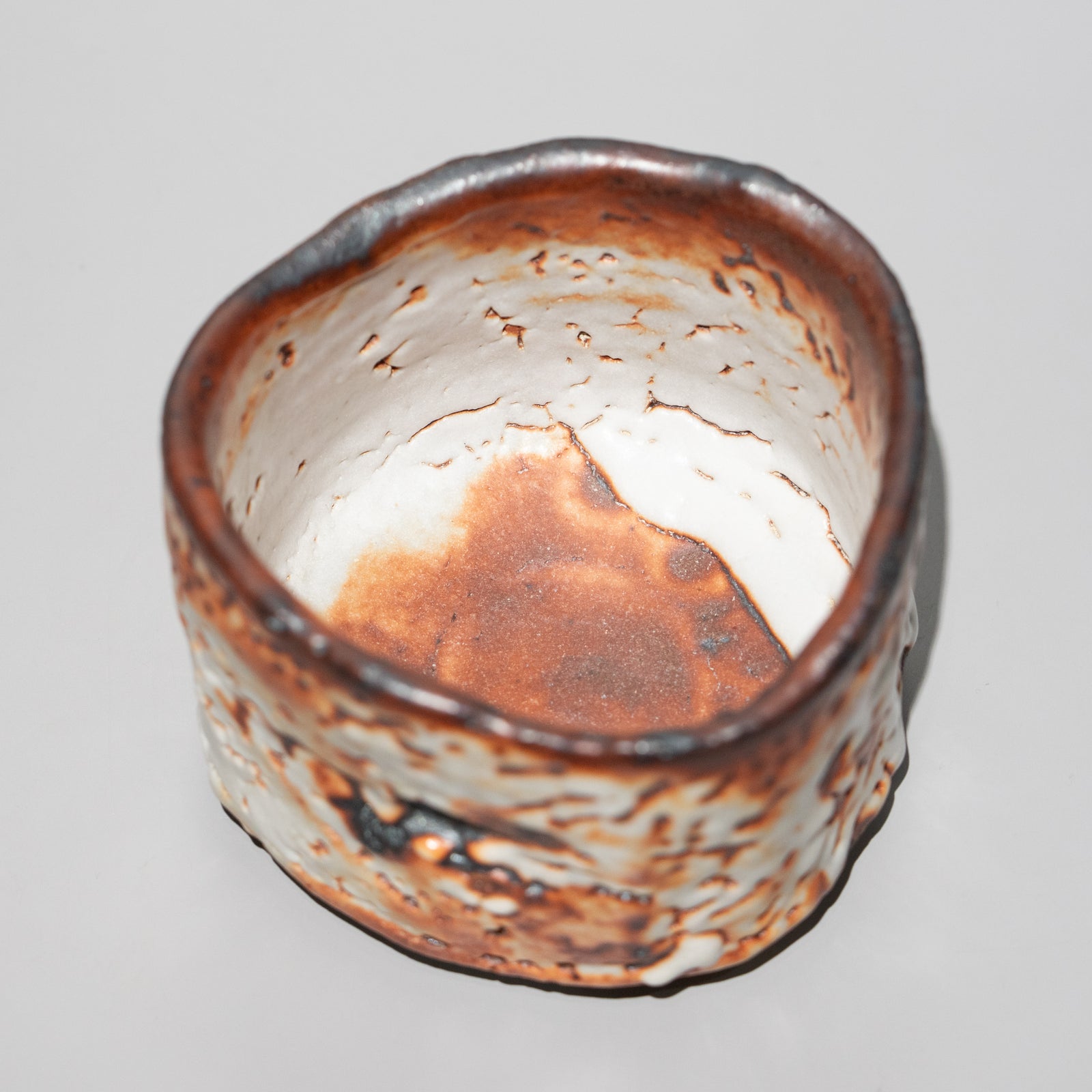 加藤亮太郎 / 鼠志野茶碗（一点物） – HULS GALLERY TOKYO | 現代工芸