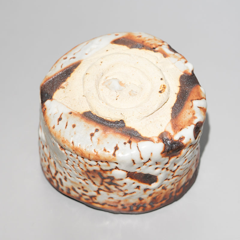 加藤亮太郎 / 鼠志野茶碗（一点物） – HULS GALLERY TOKYO | 現代工芸