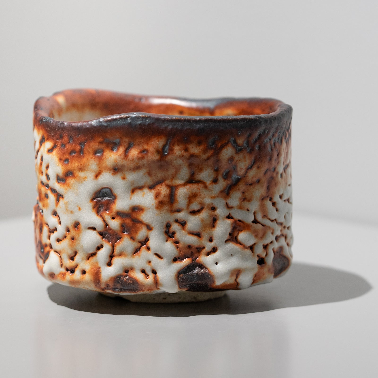 加藤亮太郎 / 鼠志野茶碗（一点物） – HULS GALLERY TOKYO | 現代工芸