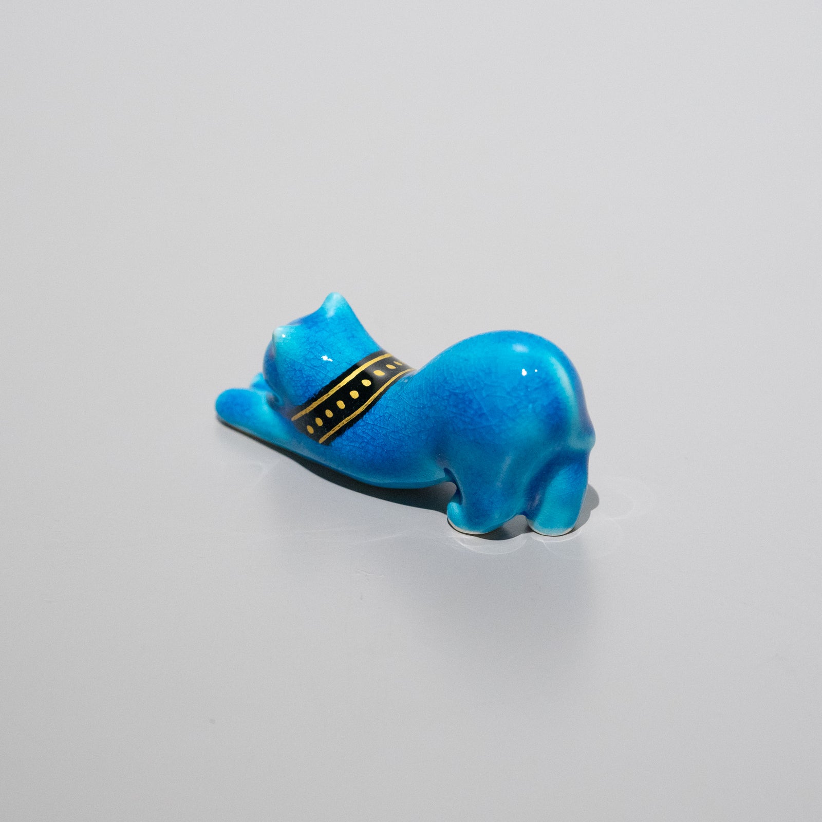青釉ミニオーナメント「青猫」 – HULS GALLERY TOKYO | 現代工芸ギャラリー
