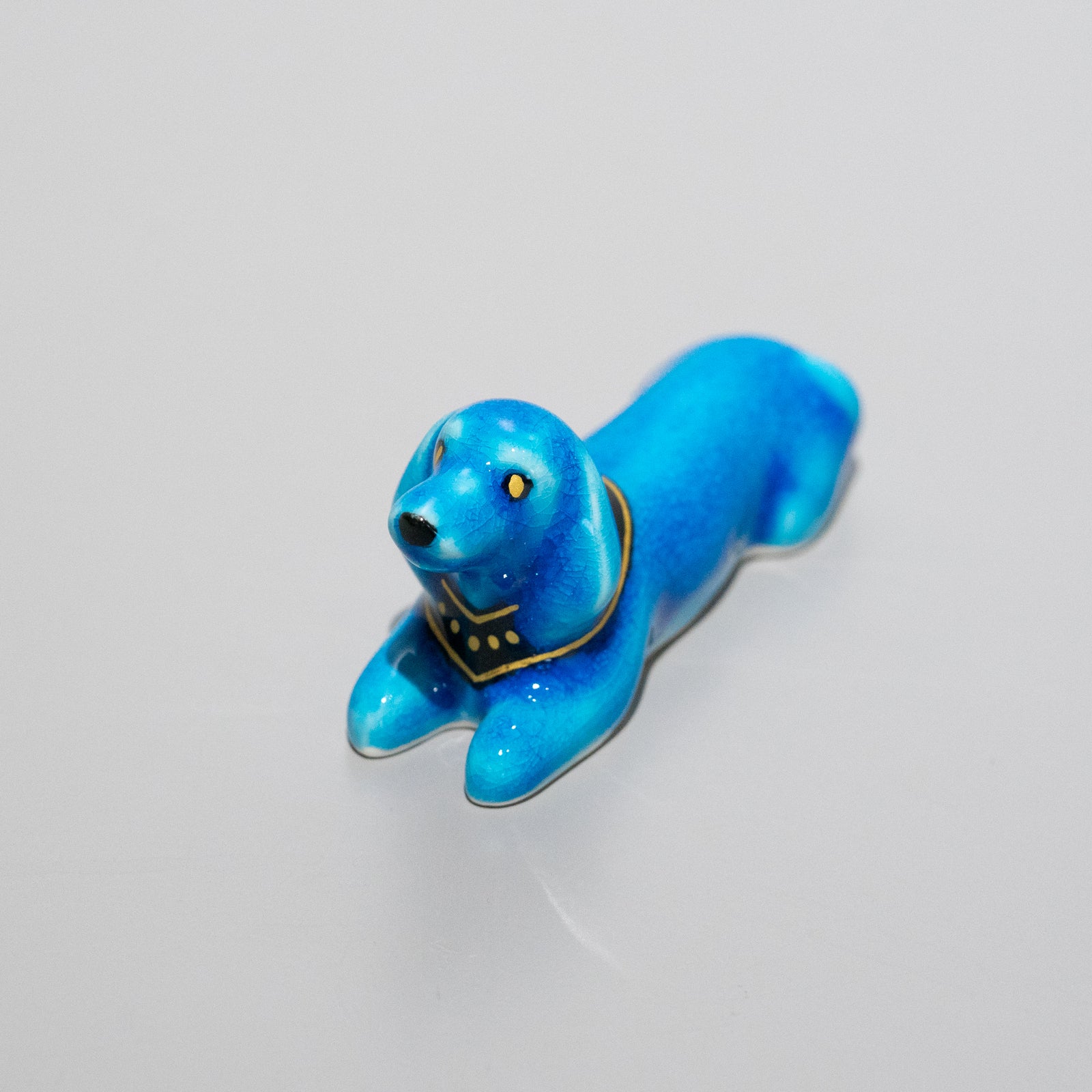 青釉ミニオーナメント「青犬」 – HULS GALLERY TOKYO | 現代工芸