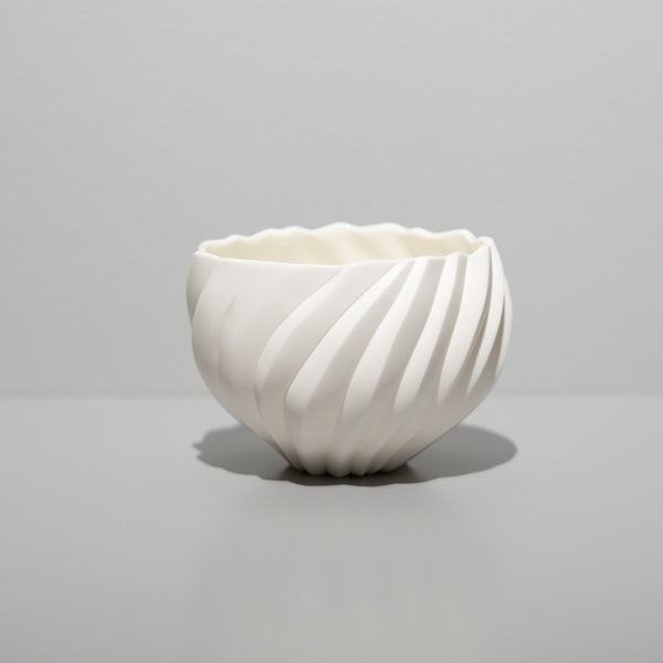<tc>Nami Takahashi / White Tea Bowl</tc>