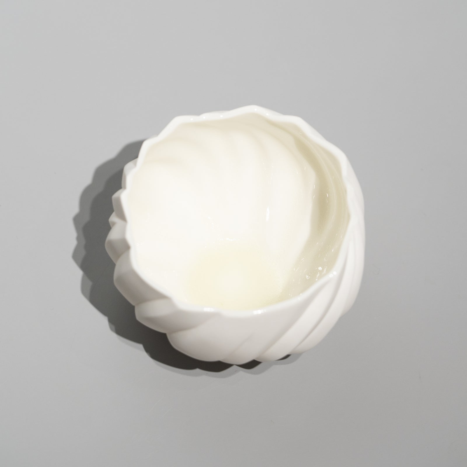 高橋奈己 / 白磁 茶碗（一点物） – HULS GALLERY TOKYO | 現代工芸