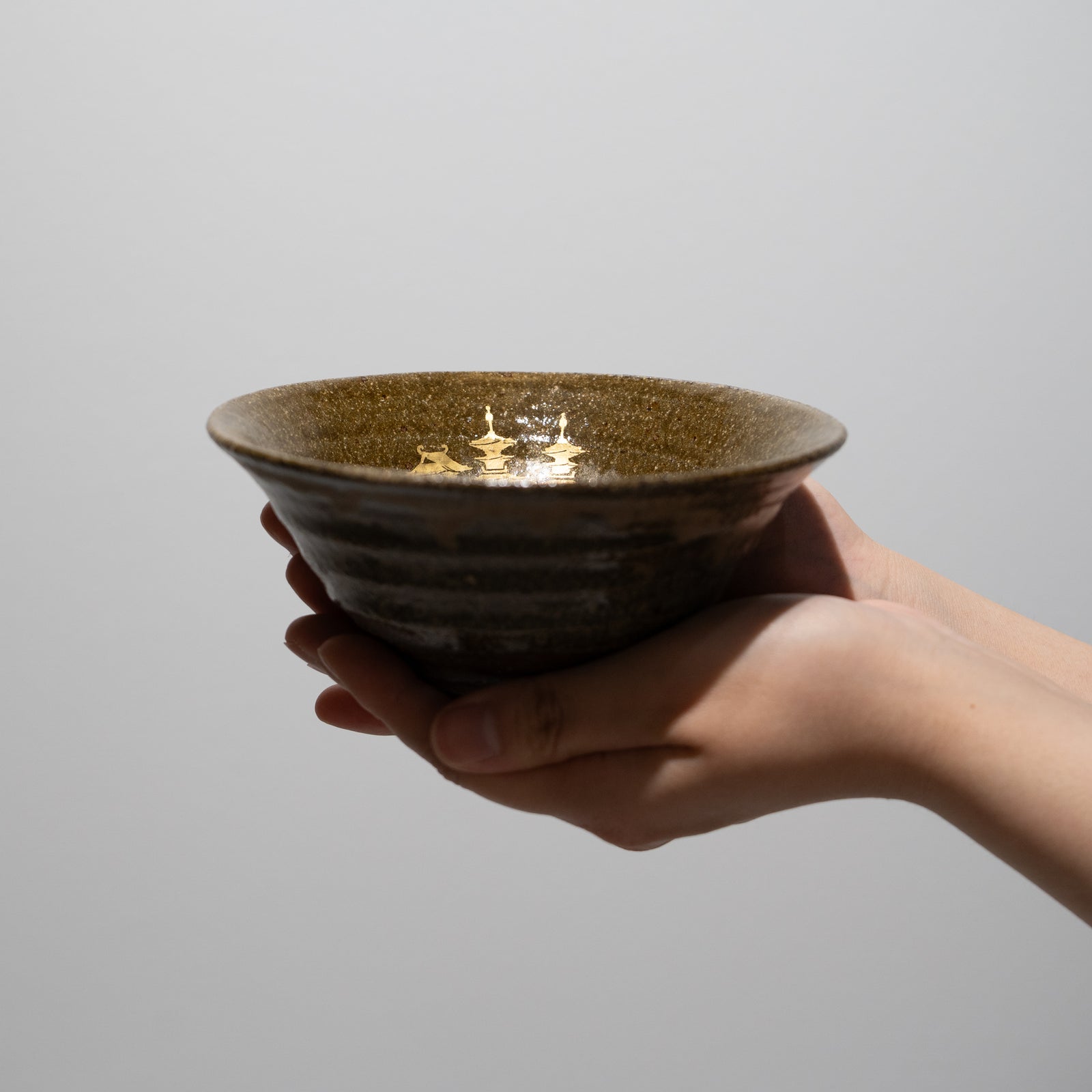 尾西宏紀 / 薬師寺東塔基壇土 金彩薬師寺景茶盌（一点物） – HULS