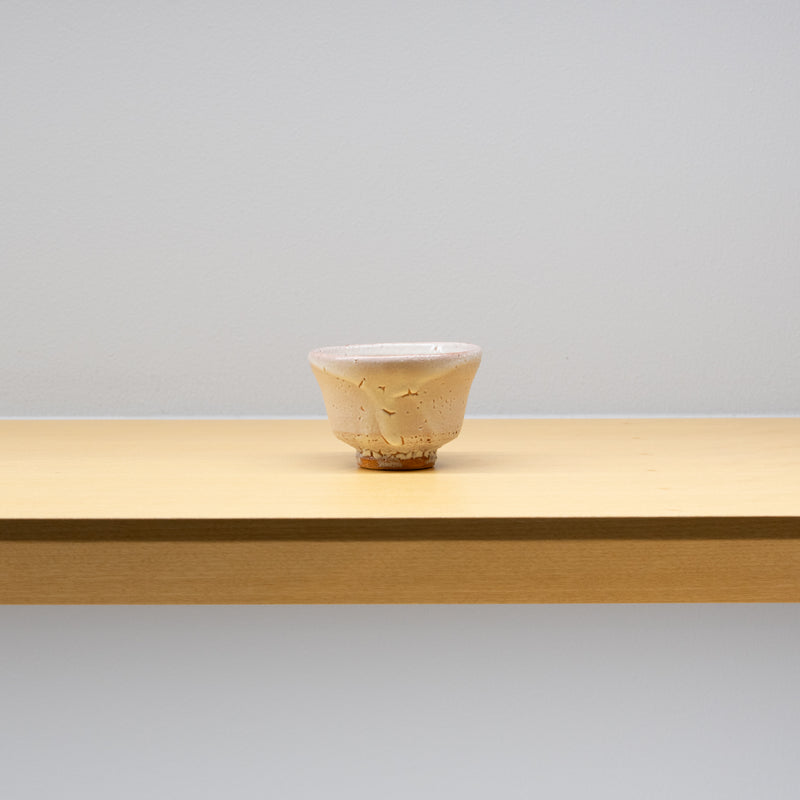 <tc>Takao Tahara / White Glaze Sake Cup</tc>