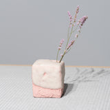 <tc>Tomoyuki Hoshino / Flower Vase Strawberry Milk</tc>