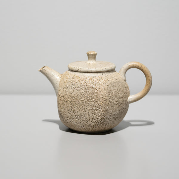 <tc>Seiji Ito / ARASHI-SHIBORI teapot White</tc>