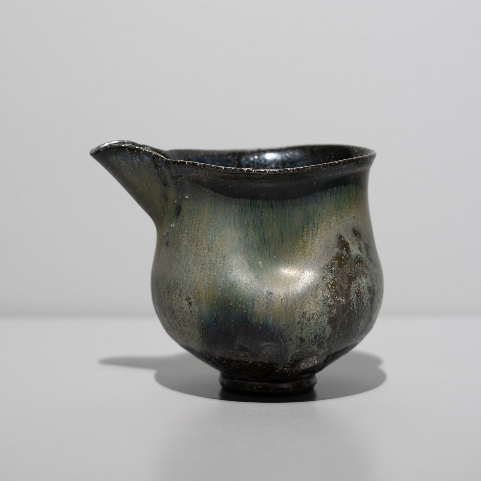 徳永榮二郎 黒有田 旅茶碗 徳永榮二郎 / 黒有田（極）筒片口（一点物） – HULS GALLERY TOKYO