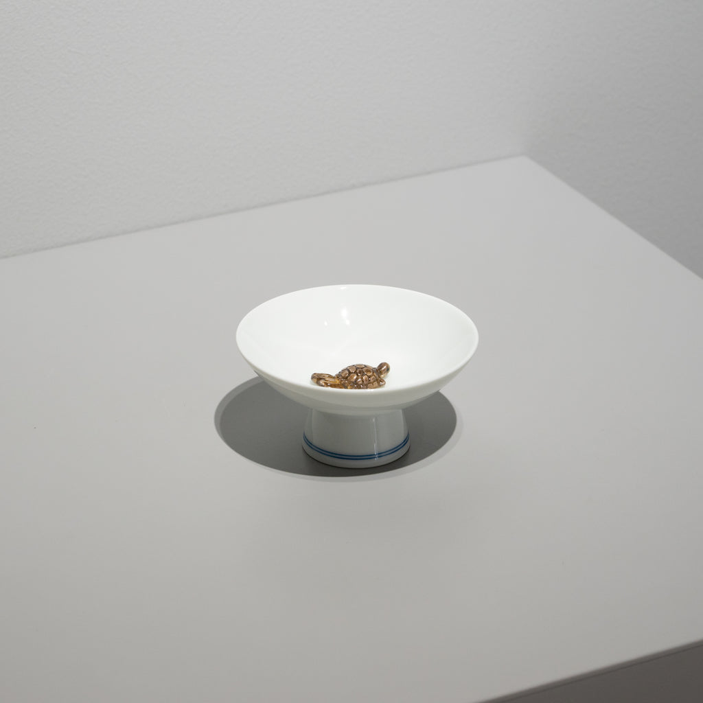 泳酒亀 平盃 – HULS GALLERY TOKYO | 現代工芸ギャラリー