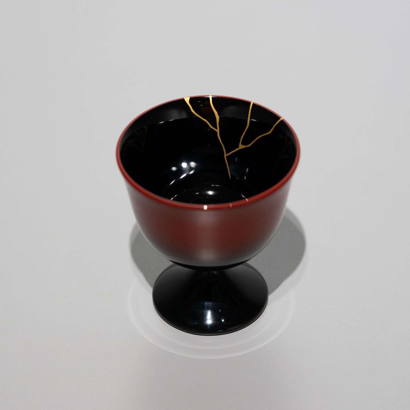 金継 足つきカップ – HULS GALLERY TOKYO | 現代工芸ギャラリー
