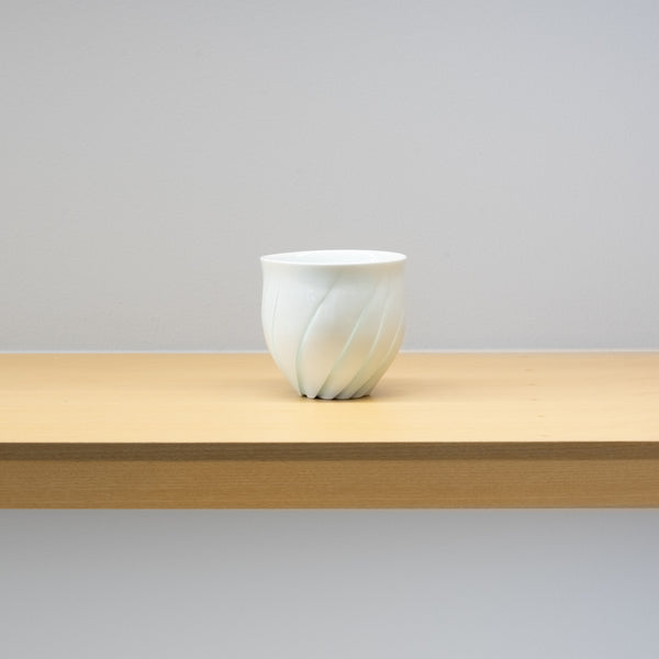 <tc>Hiroshi Taruta / Tea Cup - Dressed in the Light</tc>
