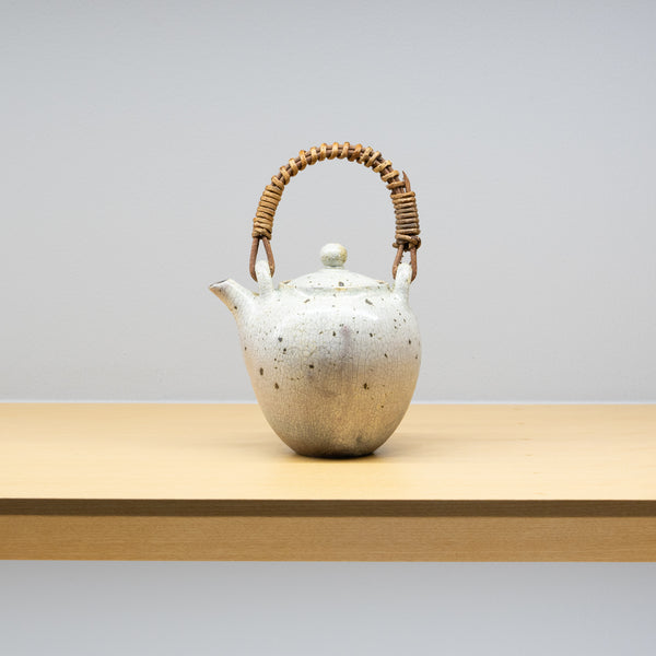 <tc>Saori Yamazaki / Carbonized Kohiki Tea Pot (M)</tc>