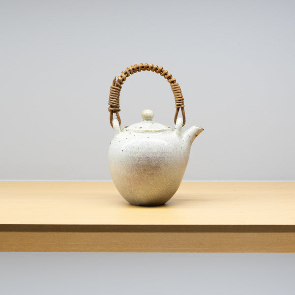 <tc>Saori Yamazaki / Carbonized Kohiki Tea Pot (M)</tc>