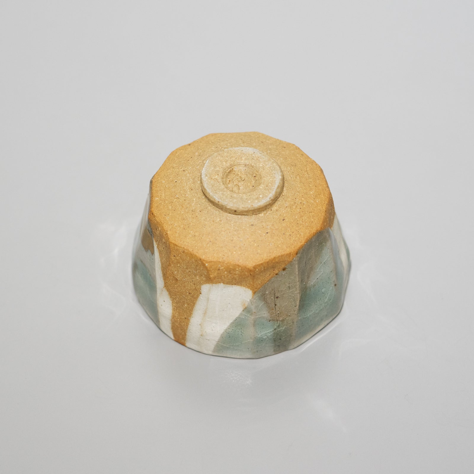 Hosai Matsubayashi / Sake Cup Seiji Glaze (Gold paint) – HULS