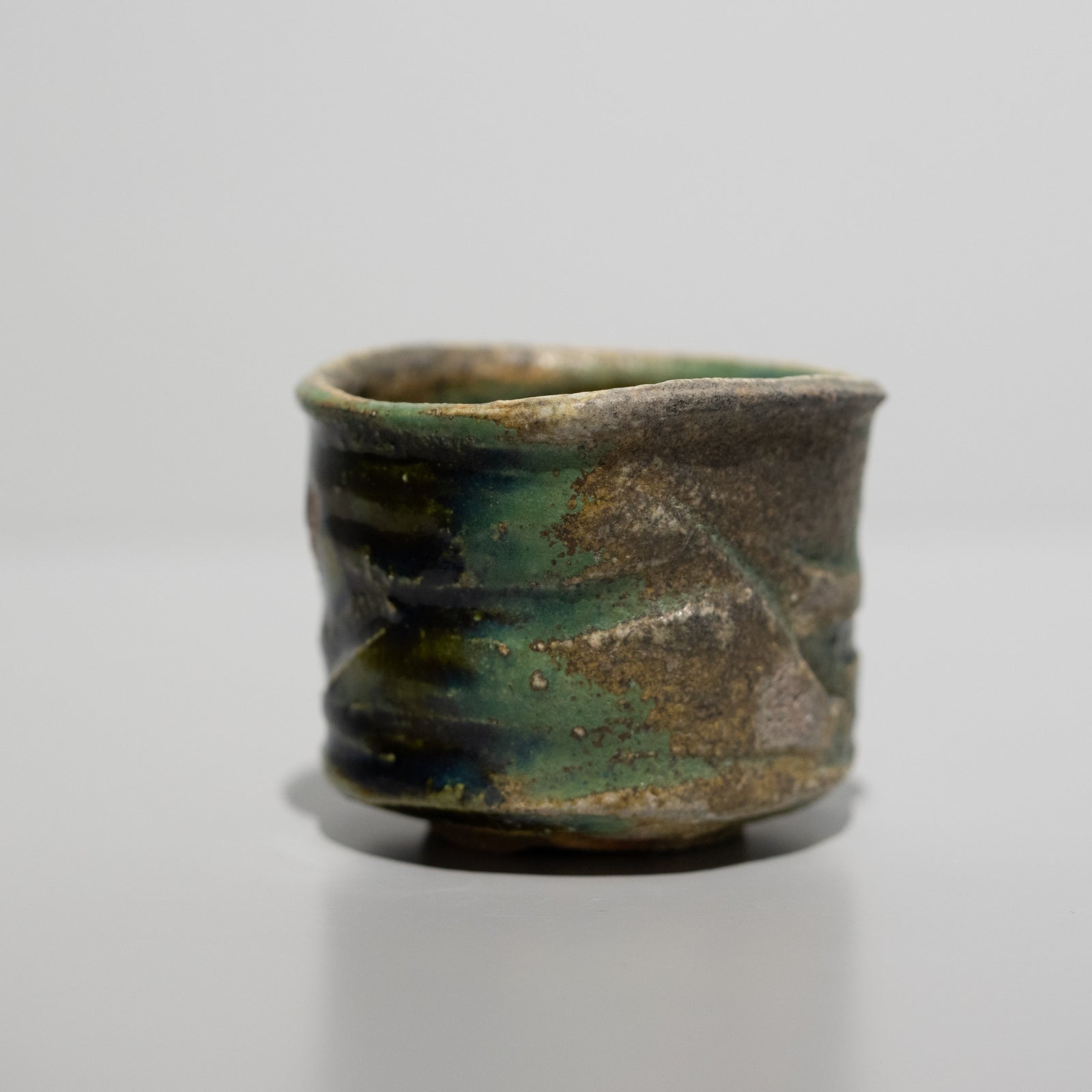 加藤亮太郎 / 織部酒呑（一点物） – HULS GALLERY TOKYO | 現代