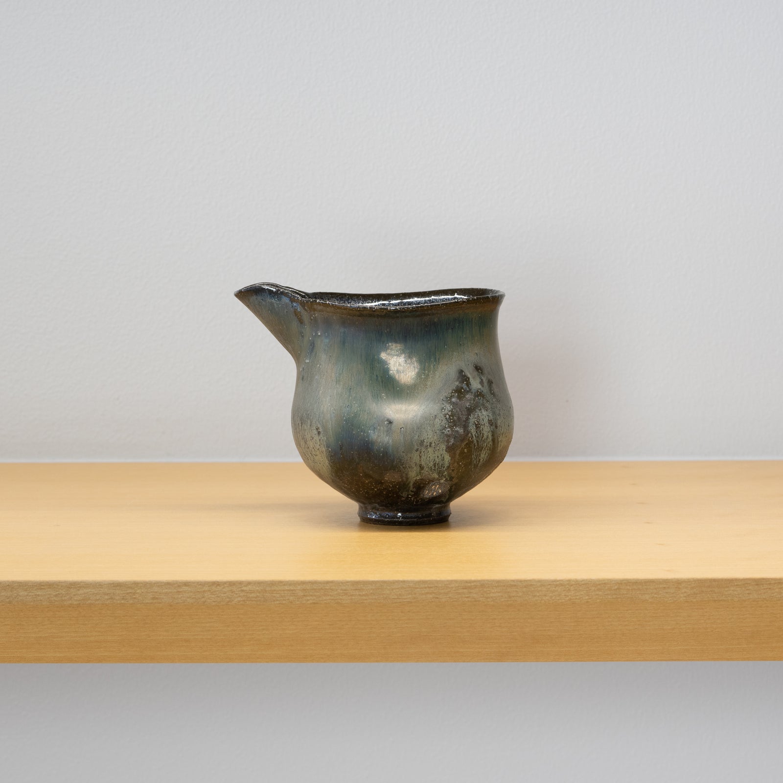 徳永榮二郎 / 黒有田（極）筒片口（一点物） – HULS GALLERY TOKYO