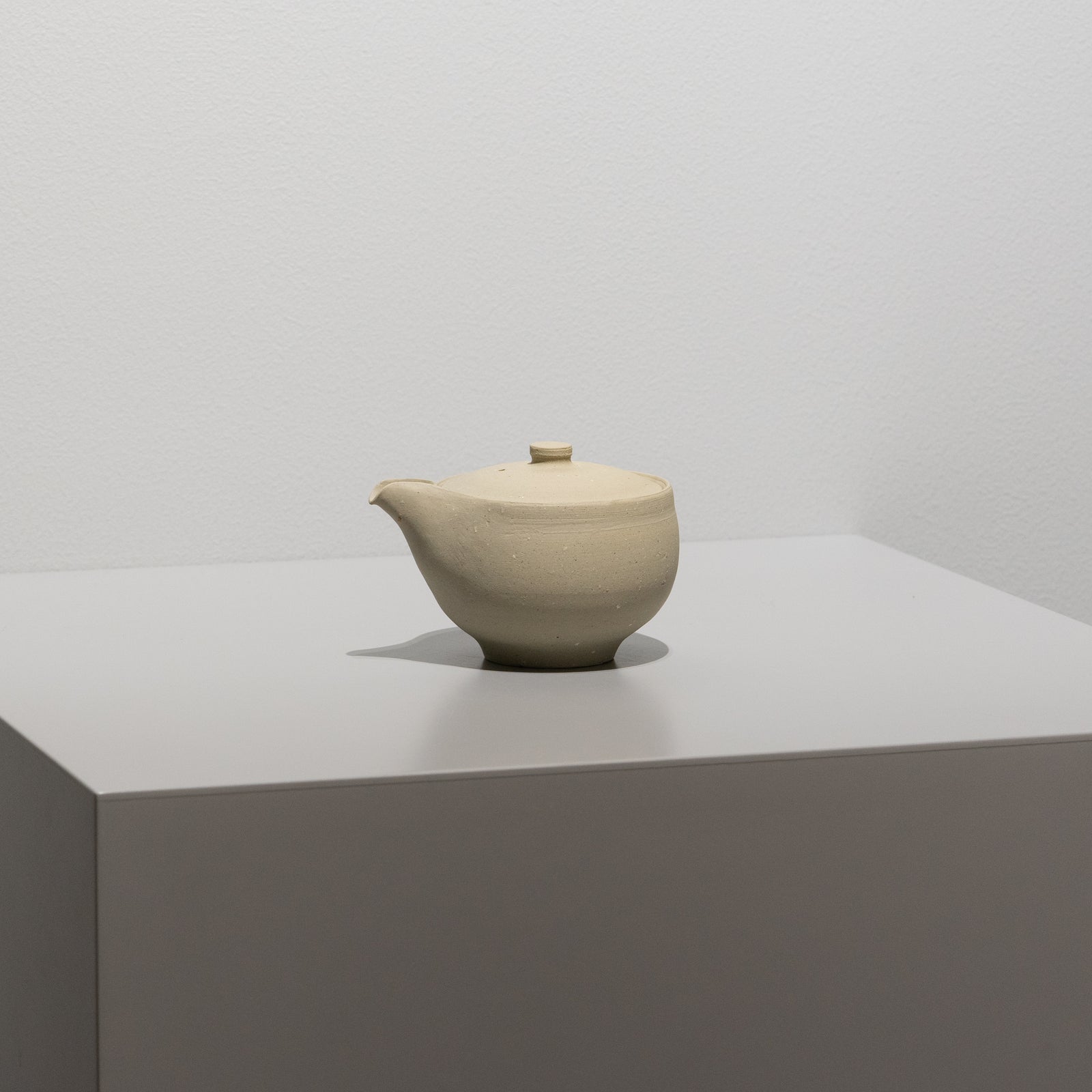 森本仁 / 白花 宝瓶（一点物） – HULS GALLERY TOKYO | 現代工芸ギャラリー