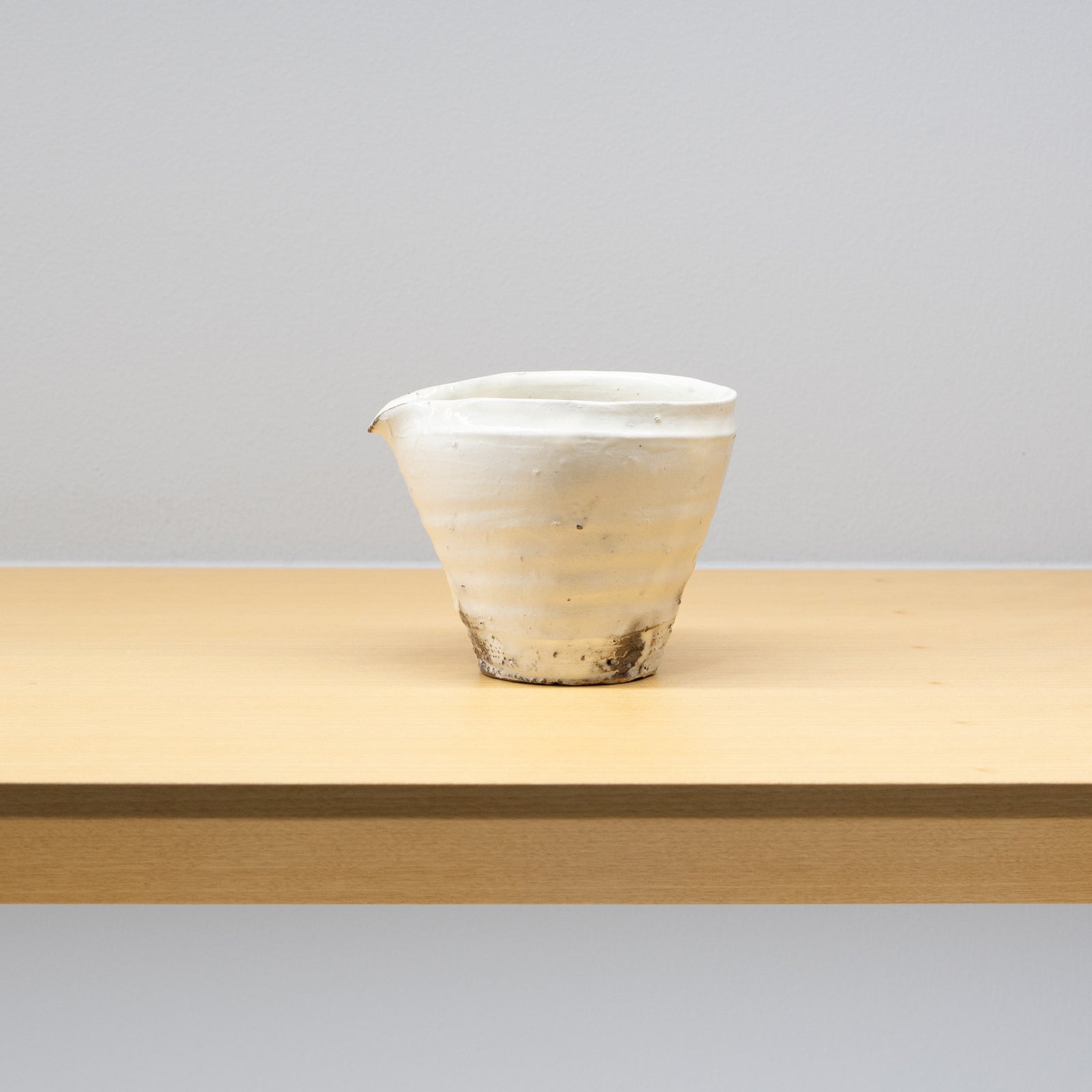 辻村塊 粉引茶碗 共箱あり 辻村塊 / 粉引片口（一点物） – HULS GALLERY TOKYO | 現代工芸ギャラリー