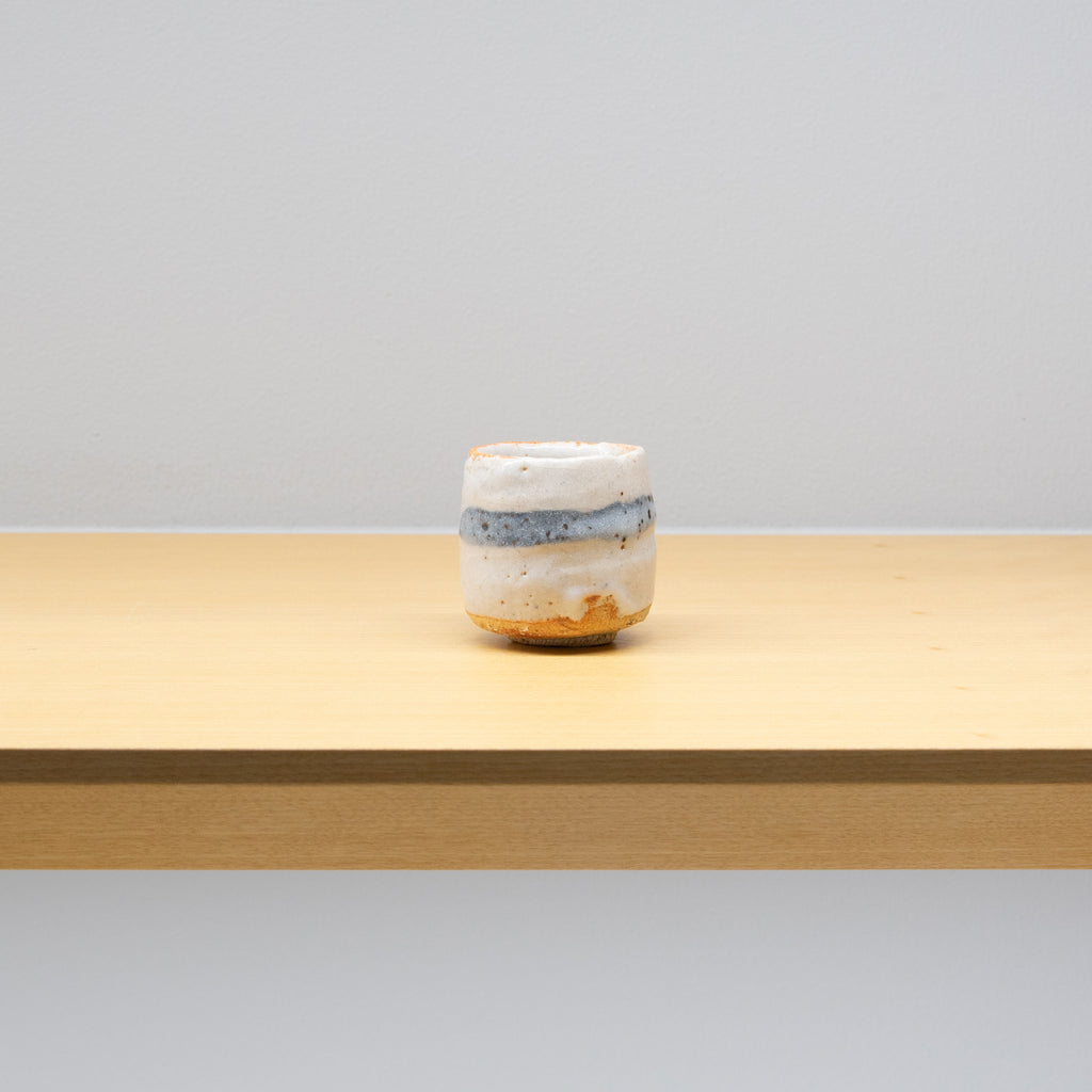 辻村塊 / 志野ぐい呑（一点物） – HULS GALLERY TOKYO | 現代工芸