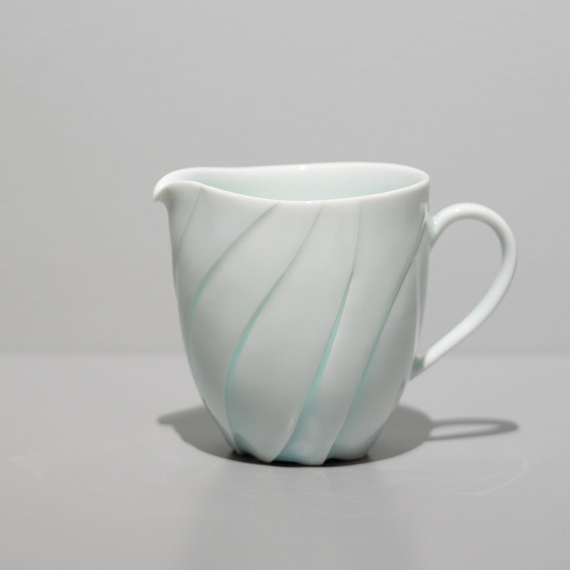 <tc>Hiroshi Taruta / Water Cooling Pitcher - Dressed in the Light</tc>