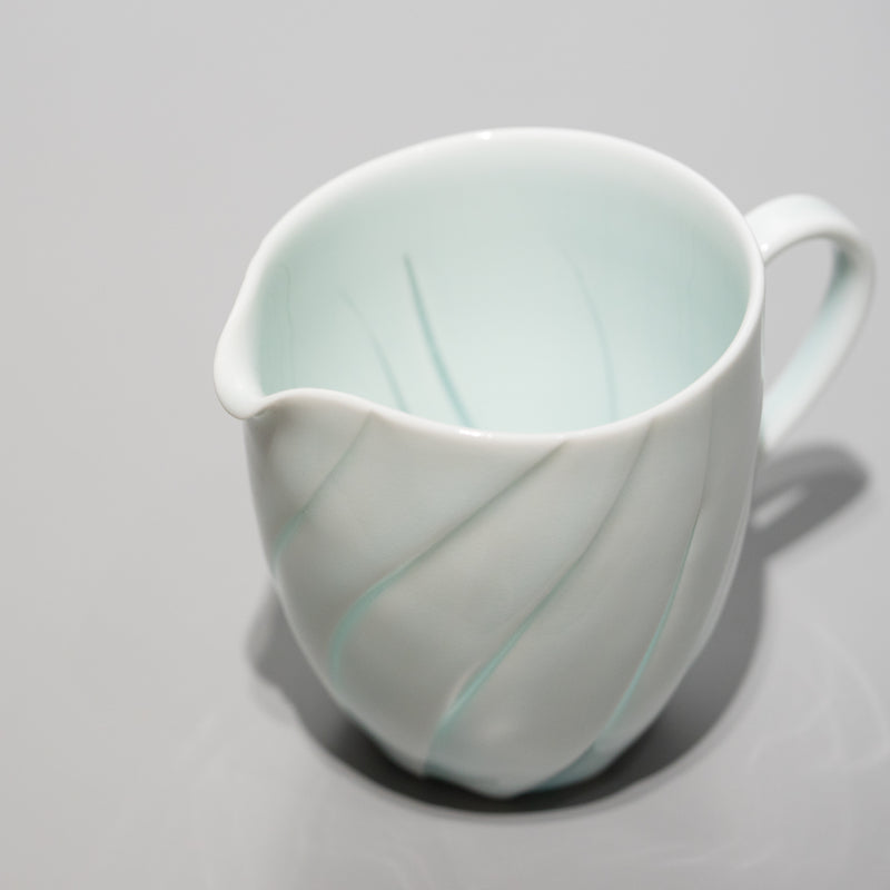 <tc>Hiroshi Taruta / Water Cooling Pitcher - Dressed in the Light</tc>