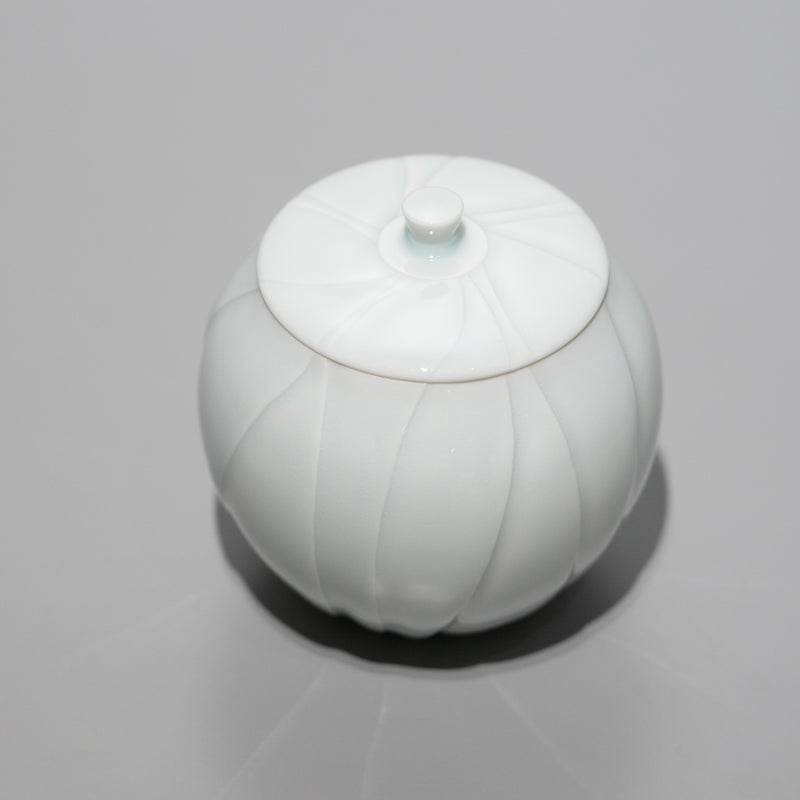 <tc>Hiroshi Taruta / Swayed Carving Container</tc>