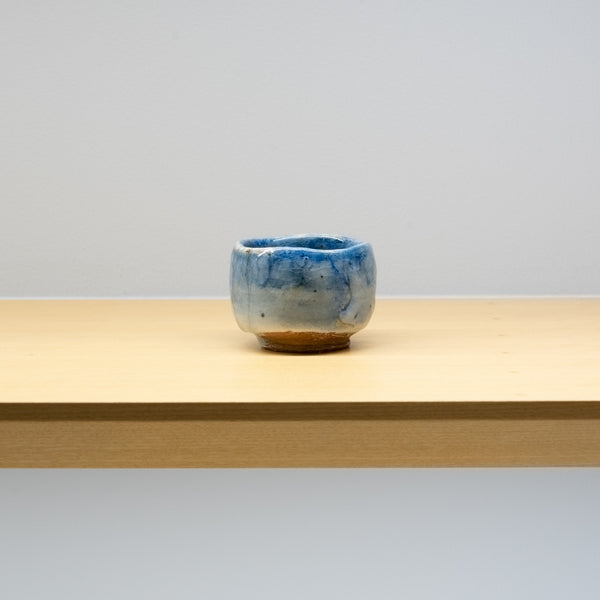 Takashi Baba / Blue Shino Sake Cup – HULS GALLERY TOKYO | 現代工芸