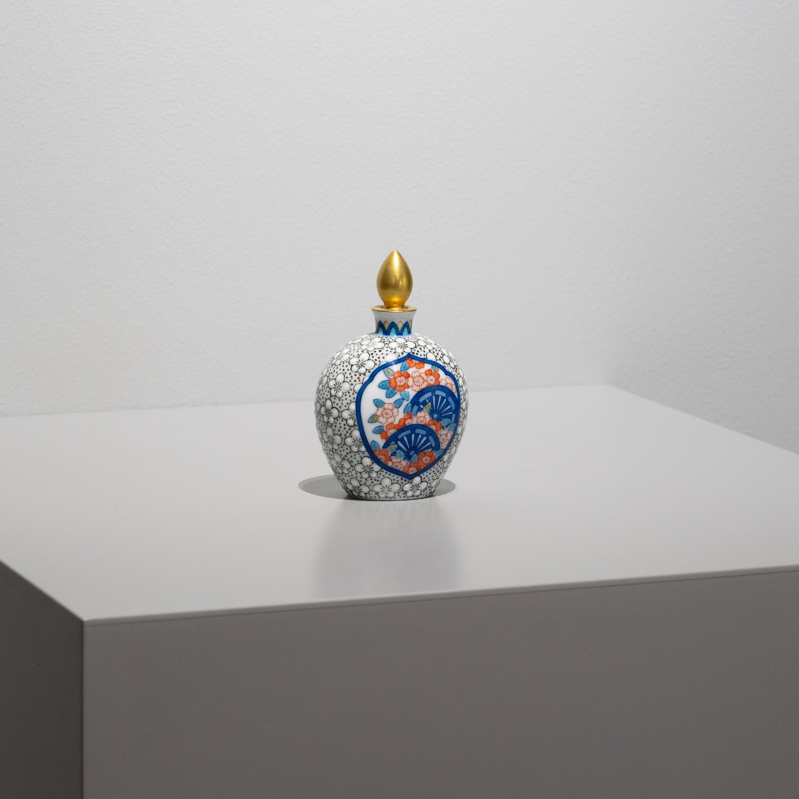 梅詰桜橘文 香水瓶 – HULS GALLERY TOKYO | 現代工芸ギャラリー