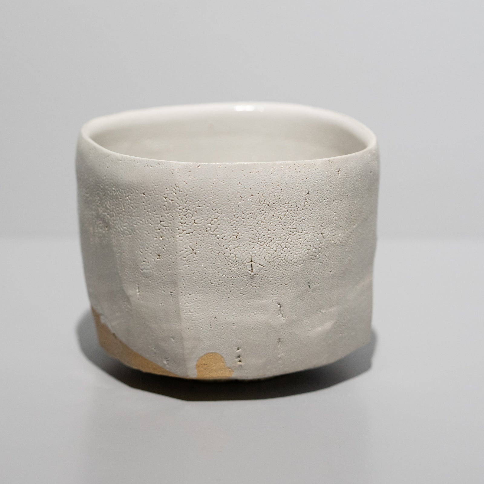 安永頼山 / 白唐津四方茶碗（一点物） – HULS GALLERY TOKYO