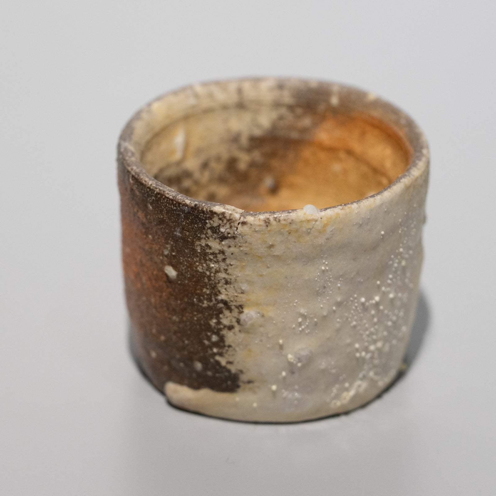 谷穹 / 信楽 盃（一点物） – HULS GALLERY TOKYO | 現代工芸ギャラリー