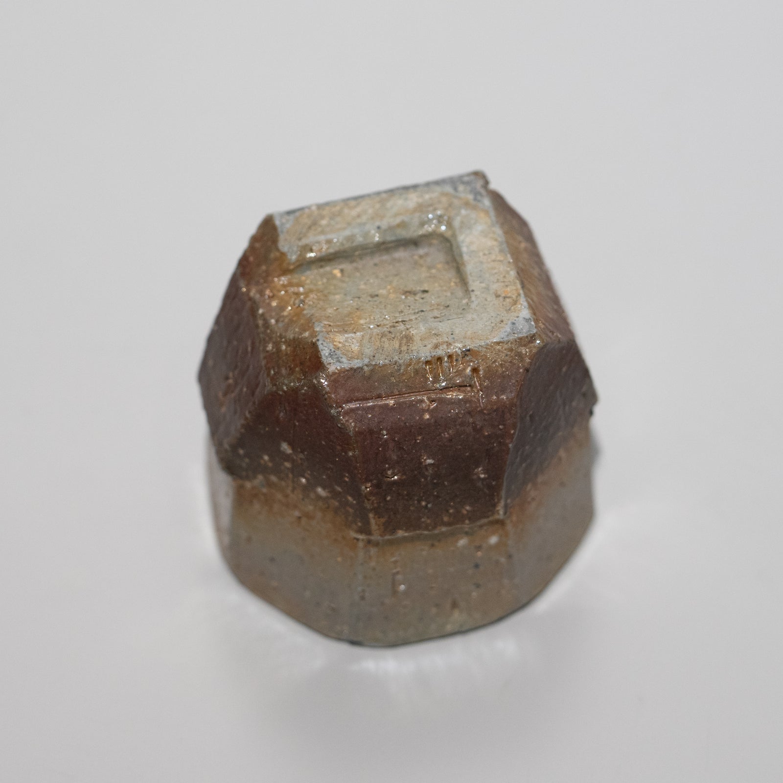 藤田祥 / 彩備前面取りぐい呑（一点物） – HULS GALLERY TOKYO | 現代