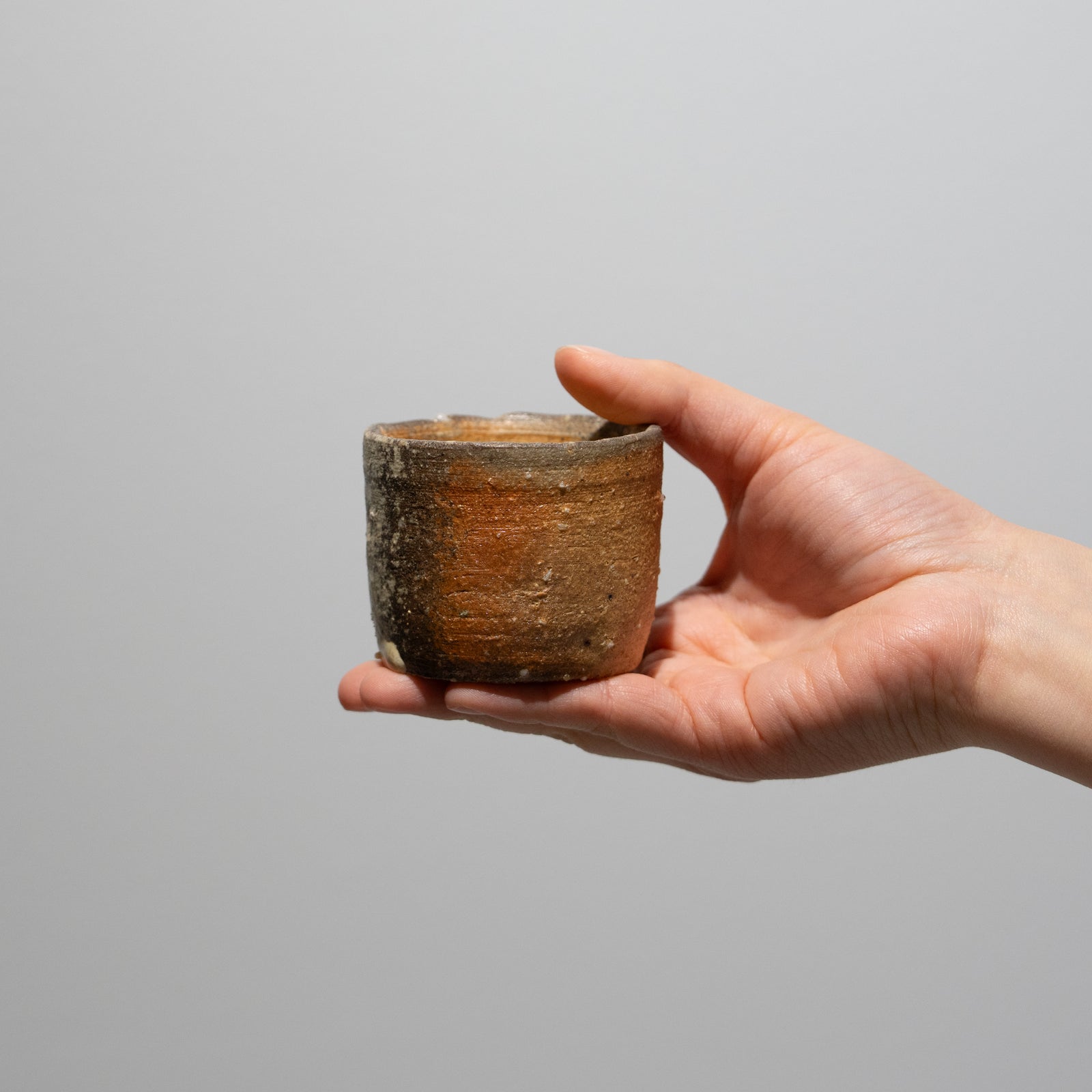 谷穹 / 信楽 盃（一点物） – HULS GALLERY TOKYO | 現代工芸