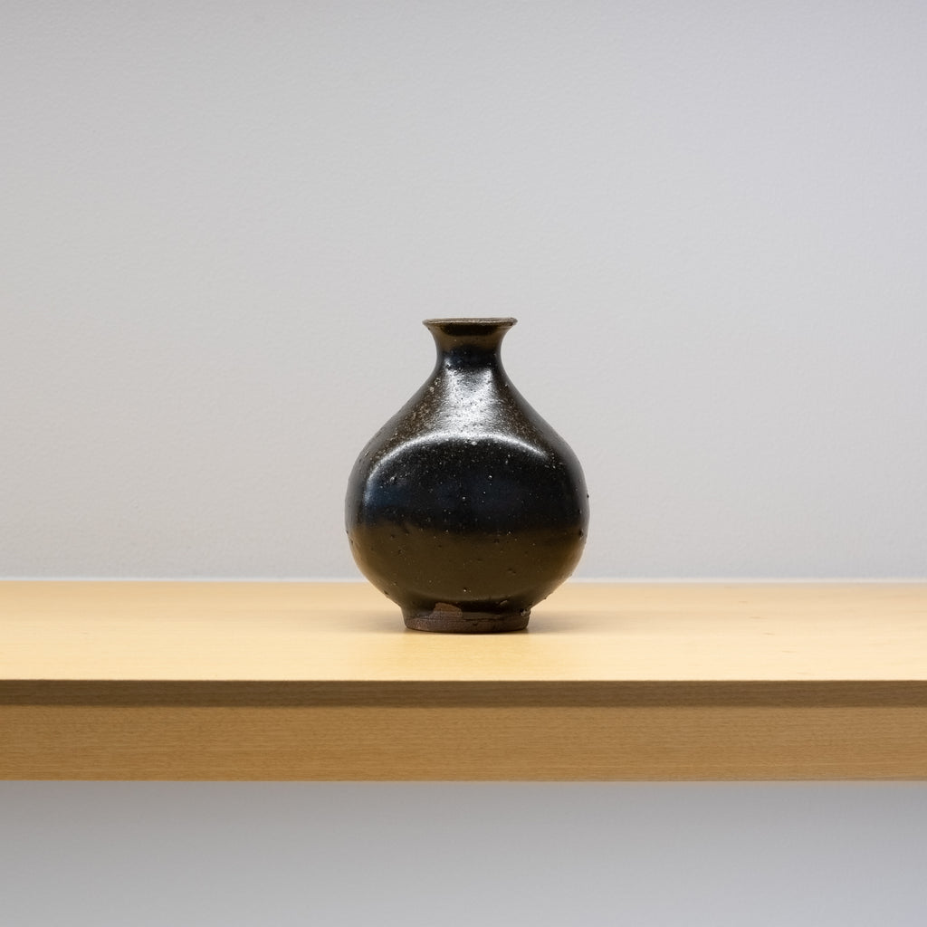 鈴木大弓 / 黒高麗徳利（一点物） – HULS GALLERY TOKYO | 現代工芸