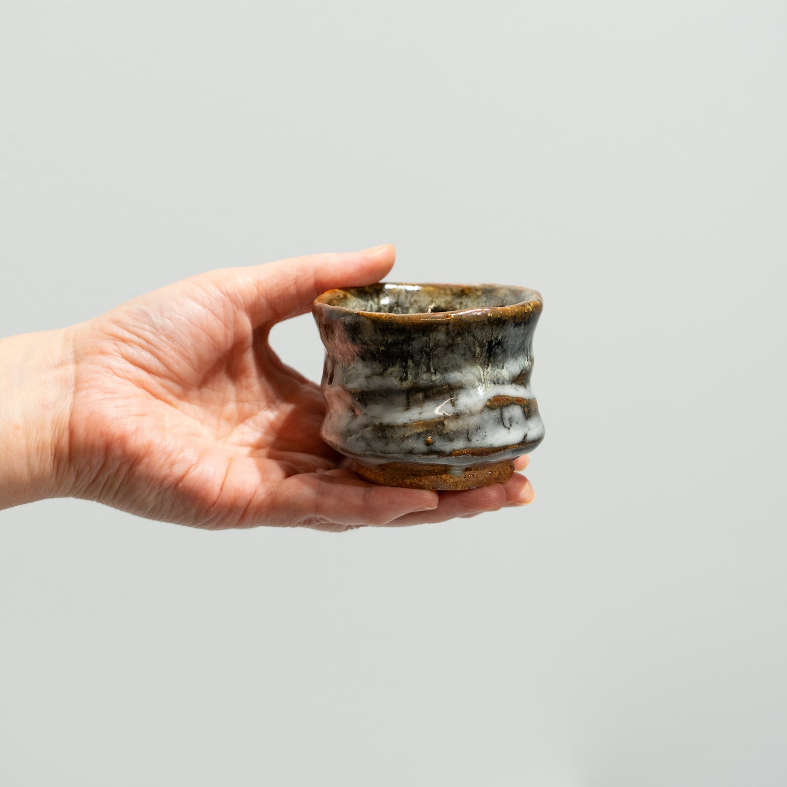 馬場隆志 / 鬼志野ぐい呑（一点物） – HULS GALLERY TOKYO | 現代工芸