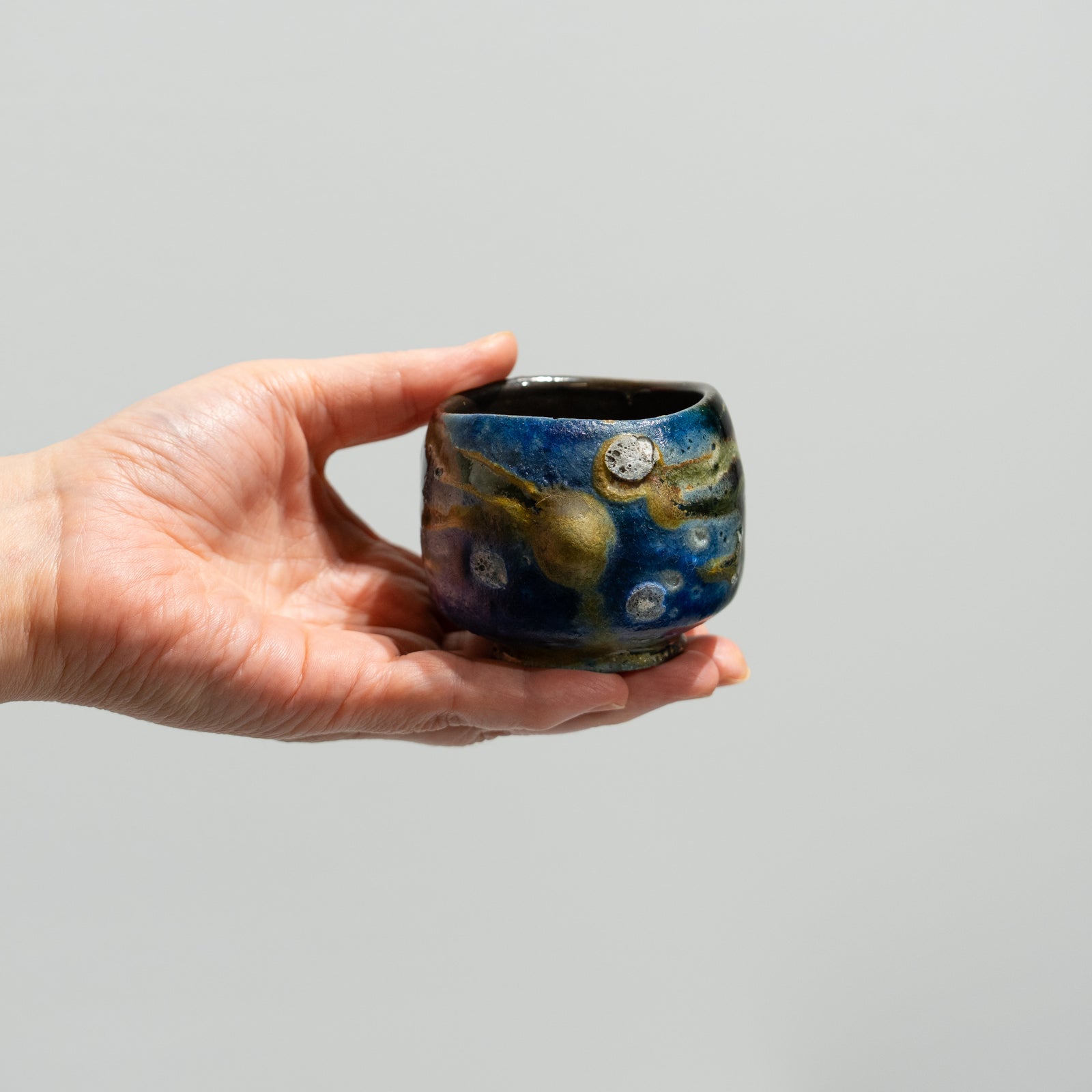 Takashi Baba / Yohen Blue Sake Cup – HULS GALLERY TOKYO | 現代工芸