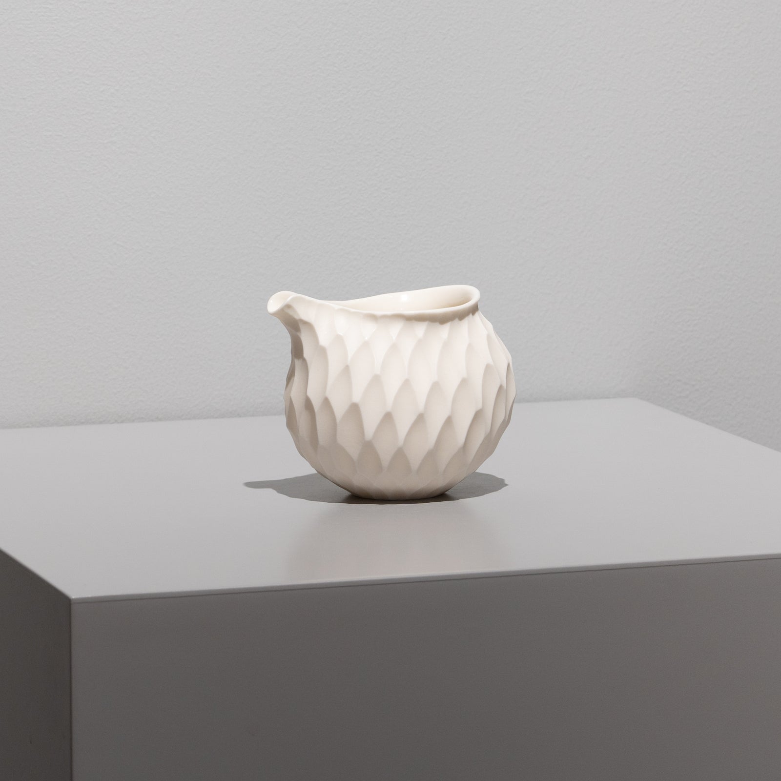安藤良輔 / 片口 彫紋焼き締め（一点物） – HULS GALLERY TOKYO | 現代