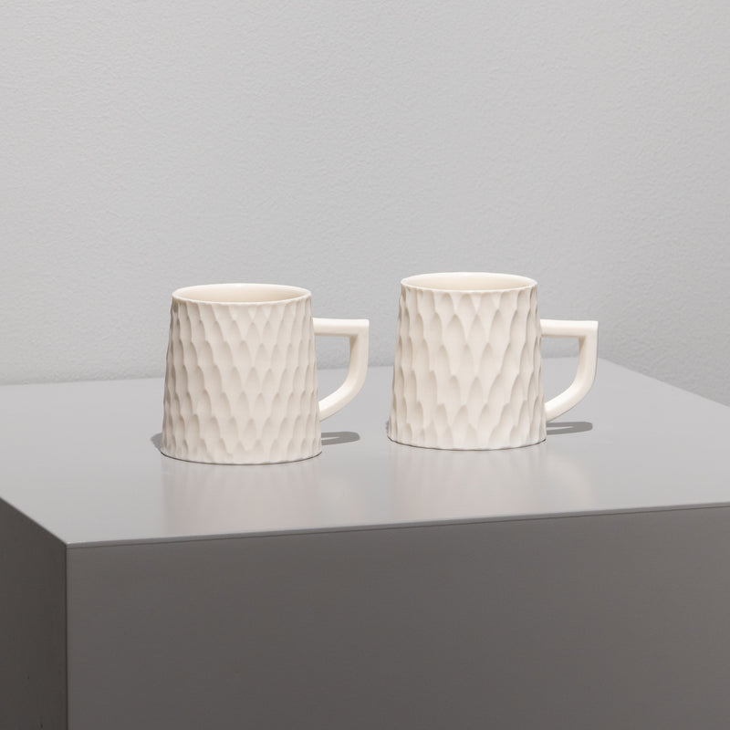 安藤良輔 / Lマグ 彫紋焼き締め – HULS GALLERY TOKYO | 現代工芸