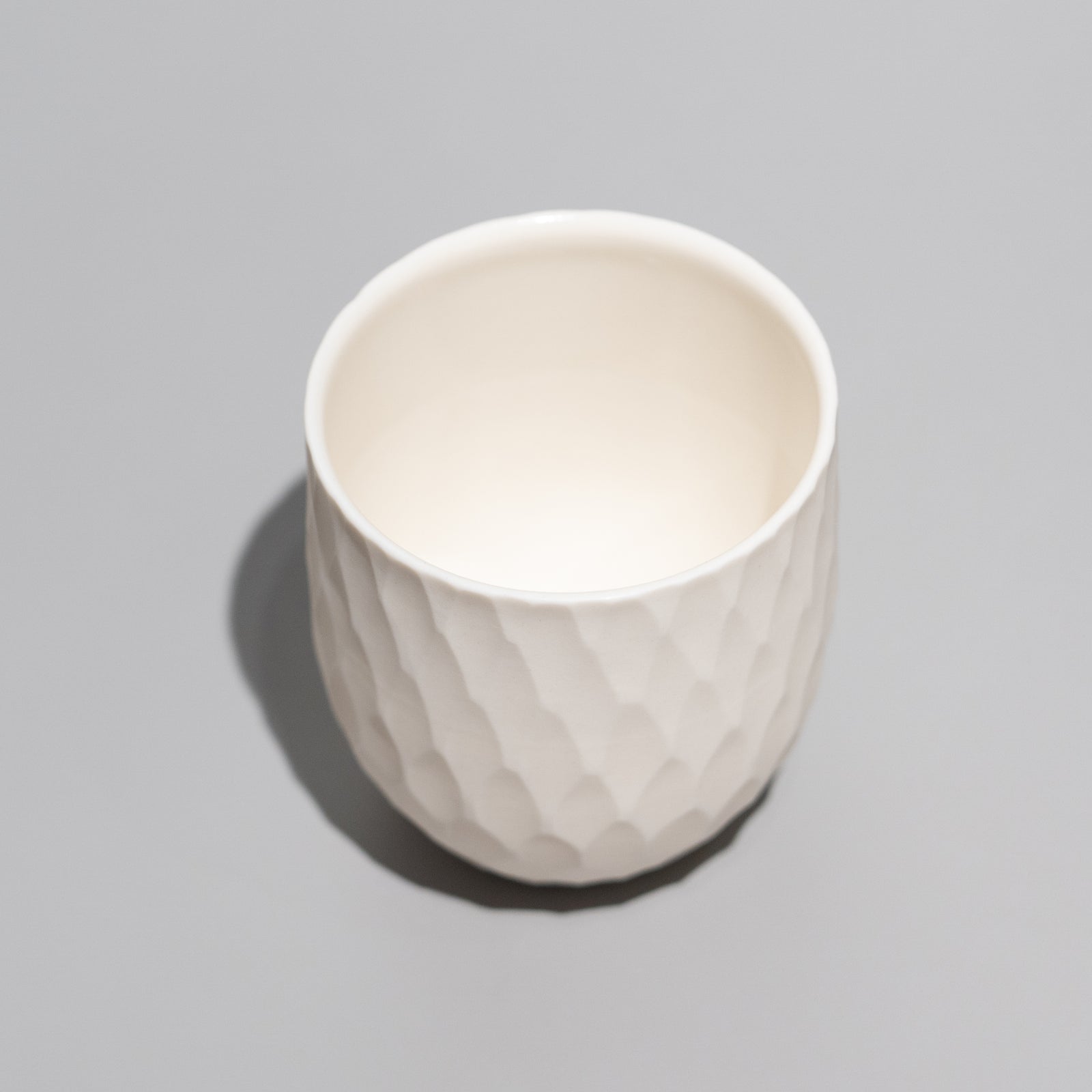 安藤良輔 / マルチカップ 中 彫紋 – HULS GALLERY TOKYO | 現代工芸