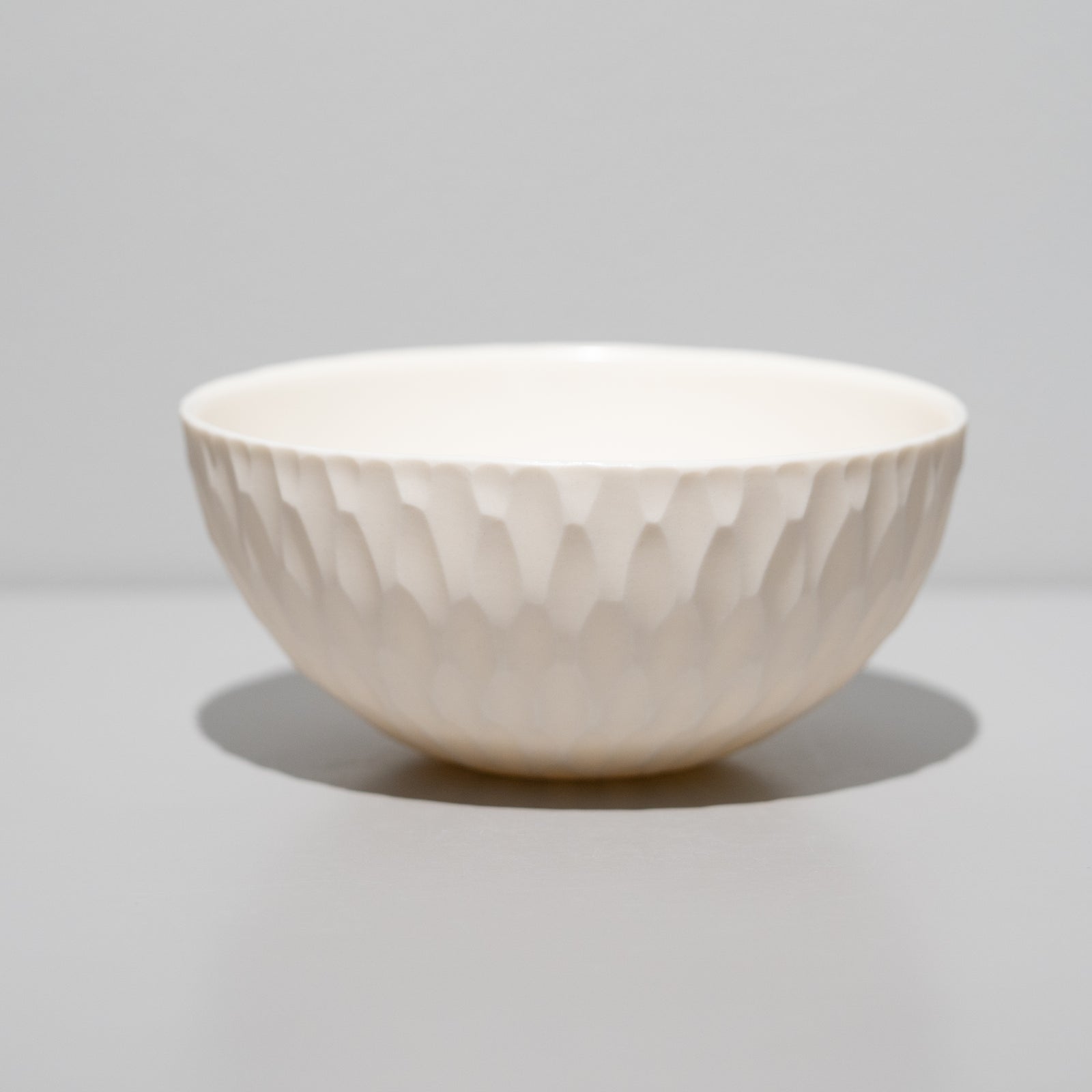 安藤良輔 / 彫紋ボウル 中 焼き締め – HULS GALLERY TOKYO | 現代工芸
