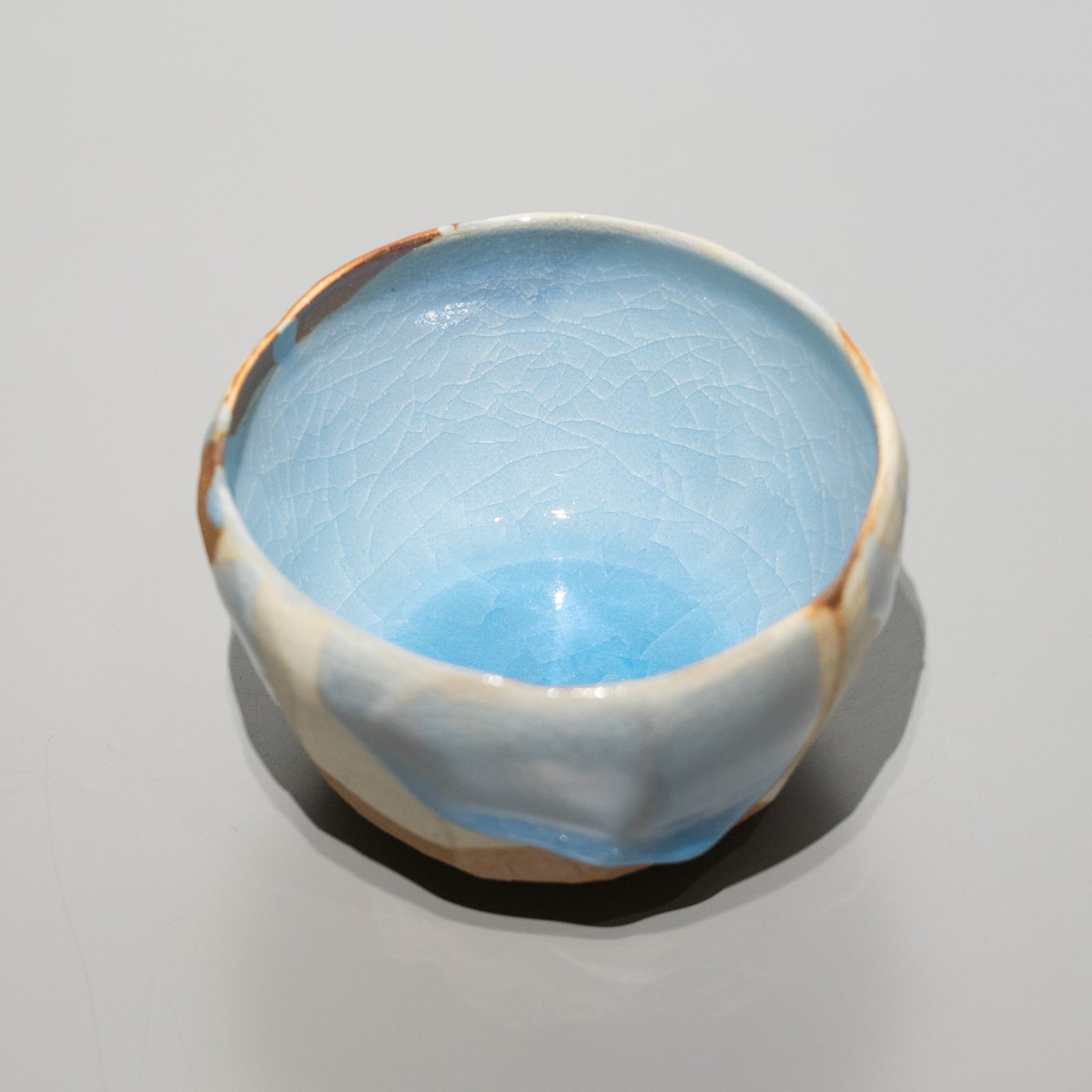 松林豊斎 / 茶碗 月白釉流シ（一点物） – HULS GALLERY TOKYO | 現代