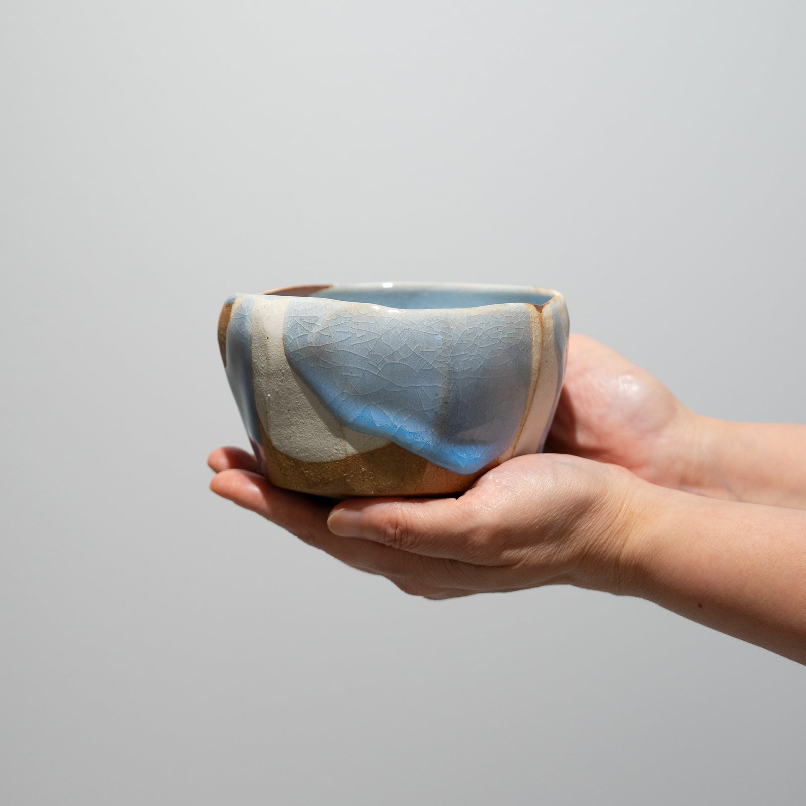 松林豊斎 / 茶碗 月白釉流シ（一点物） – HULS GALLERY TOKYO | 現代